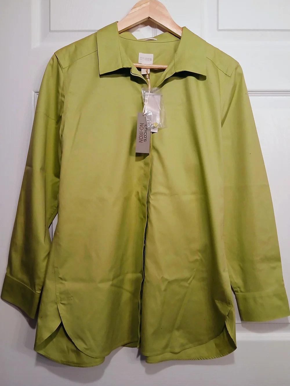 Chico’s No Iron Stretch Shirt Lime Green Button Down Blouse Top NWT Size 2